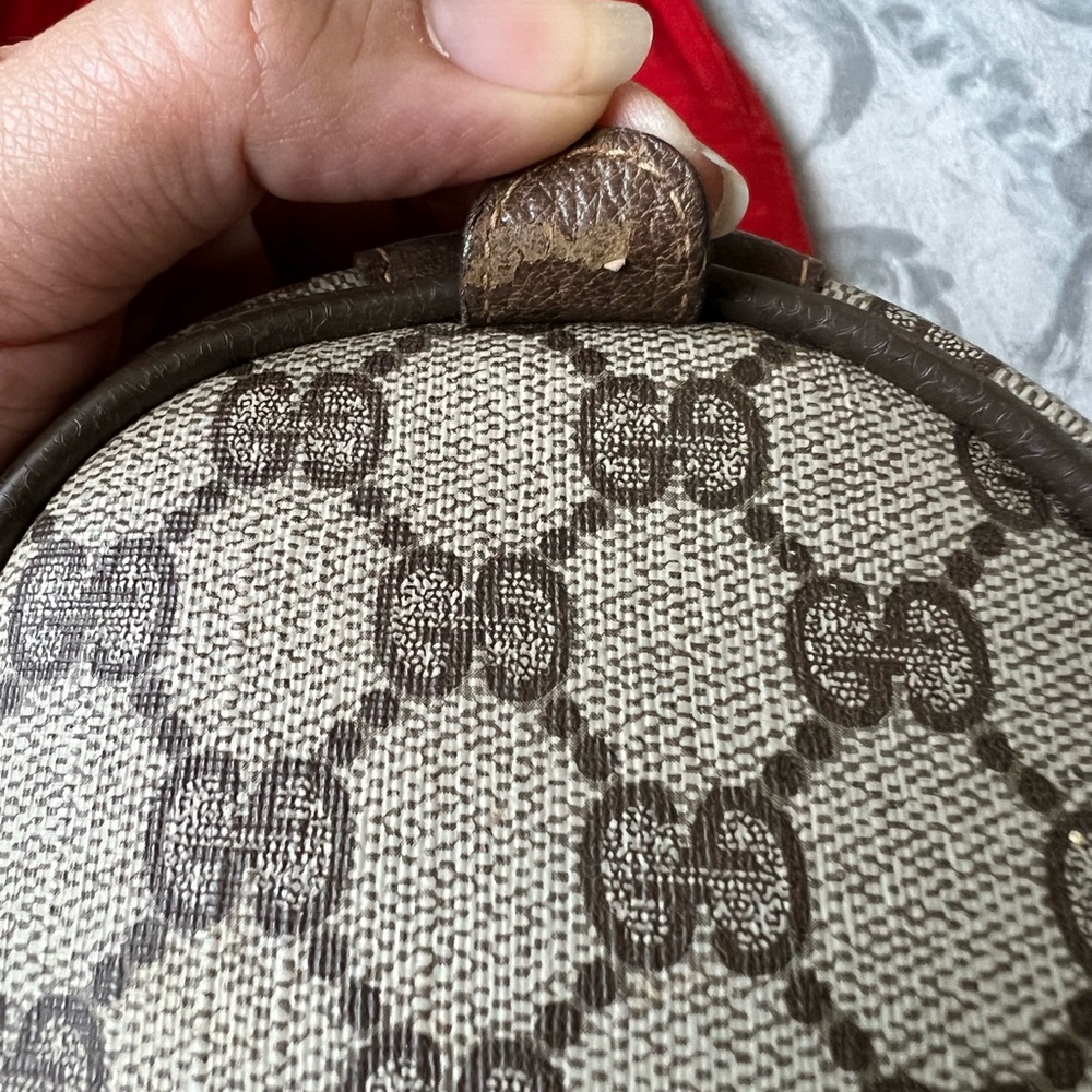 Vintage Gucci Bags - Picture 14 of 16